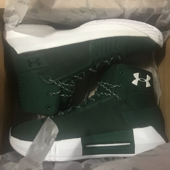 Under Armour Shoes - Under Armour Green basketball shoes *never worn